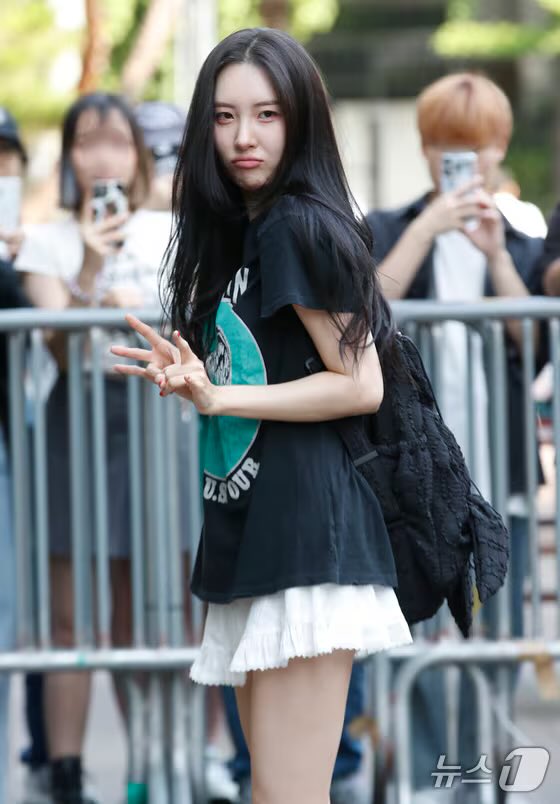 Sunmi_Union's tweet photo. [#PIC] Sunmi on her way to Music Bank today 🎈🎀

🔗 https://t.co/YbR1YjMER8
🔗 https://t.co/YQetF1EgTQ

#SUNMI #선미 https://t.co/lS1cbOtK1H