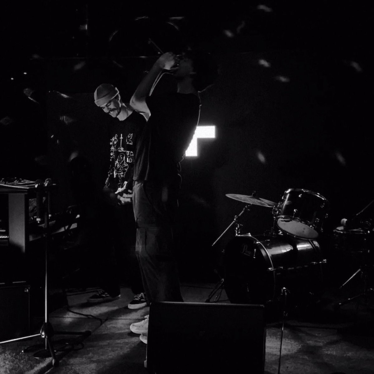 iluvearo's tweet photo. Show went up!! More music on the way soon🖤 https://t.co/oAn3p2aWCW