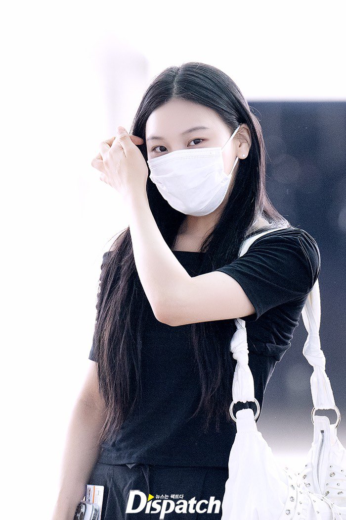 UmjiBrazil's tweet photo. #PICS

Umji no Aeroporto Internacional de Incheon indo para Bangkok, na Tailândia, para um dos shows da Tour do “V.hind : Love and Tears”.

#UMJI #엄지 #VIVIZ @VIVIZ_official https://t.co/4P8LZxZ5eh