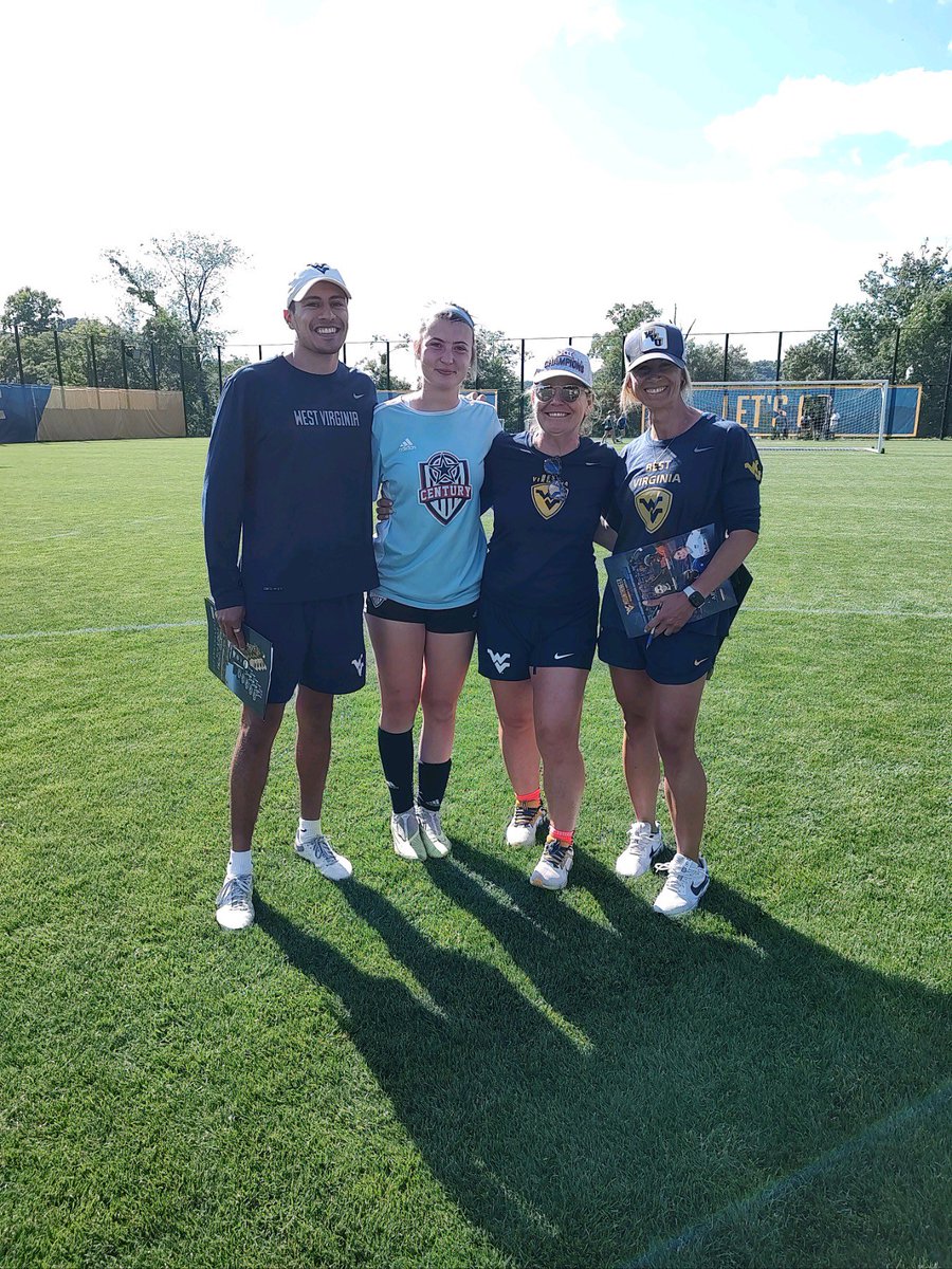 As always another great day <a href="/wvuwomenssoccer/">WVU Women's Soccer</a>!
Thank you <a href="/WVUIzzoBrown/">𝗡𝗶𝗸𝗸𝗶 𝗜𝘇𝘇𝗼-𝗕𝗿𝗼𝘄𝗻</a> <a href="/LisaStoiaWVU/">Lisa Stoia</a> <a href="/_EricBeltran/">Eric Beltran</a> for an awesome camp!
<a href="/ImYouthSoccer/">ECNL/GA/Recruiting/College Soccer</a> <a href="/ImCollegeSoccer/">College Soccer Truth ™</a> <a href="/SSN_NCAASoccer/">Sidelines - College Soccer</a>