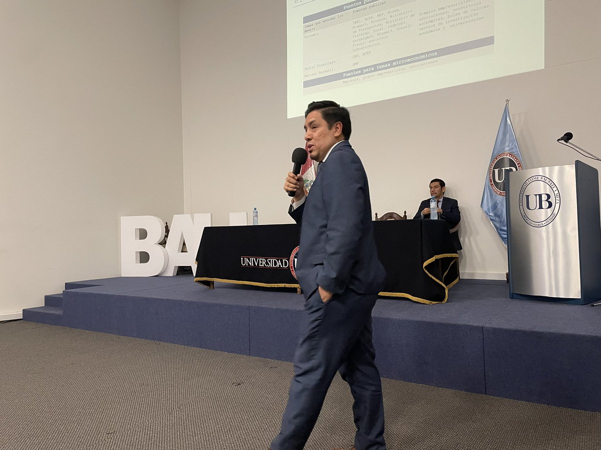 Visionarycor's tweet photo. Alberto Mendieta (Especialista del Banco Central de reserva del Perú): "La #economía es de vital importancia para el ámbito #periodístico. Los diversos productos periodísticos (Diario Gestión - Programas Dominicales) ayudan a conocer más este sector." https://t.co/Z70k5Ag805