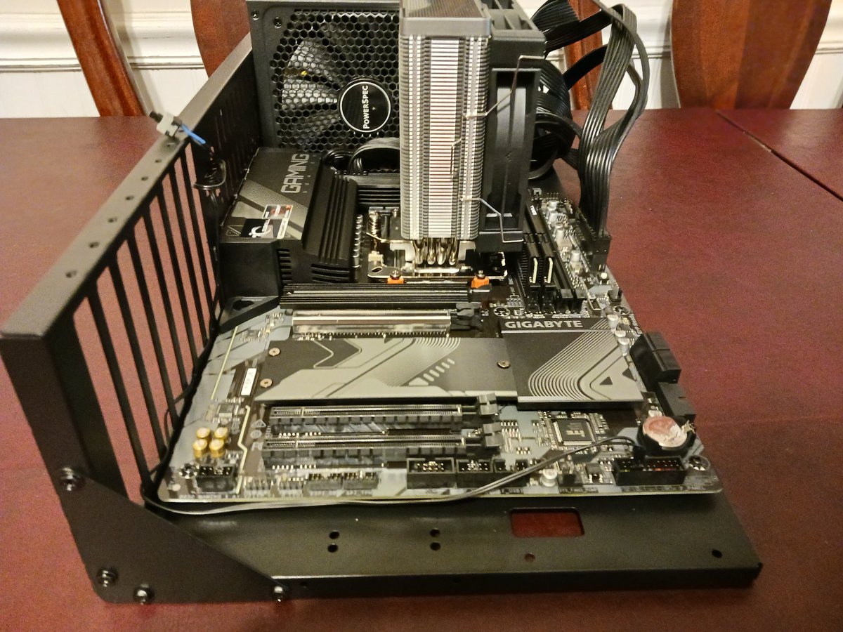 illimitable_HSP's tweet photo. So just got done a build for a customer he wants to run a node for $AIOZ installing the node os tomorrow. BACK to $ADA activity #JokerPool Electrician by day SPO by night! Stake Joker for a electrifyingly good time! https://t.co/sAVdEIkyEo