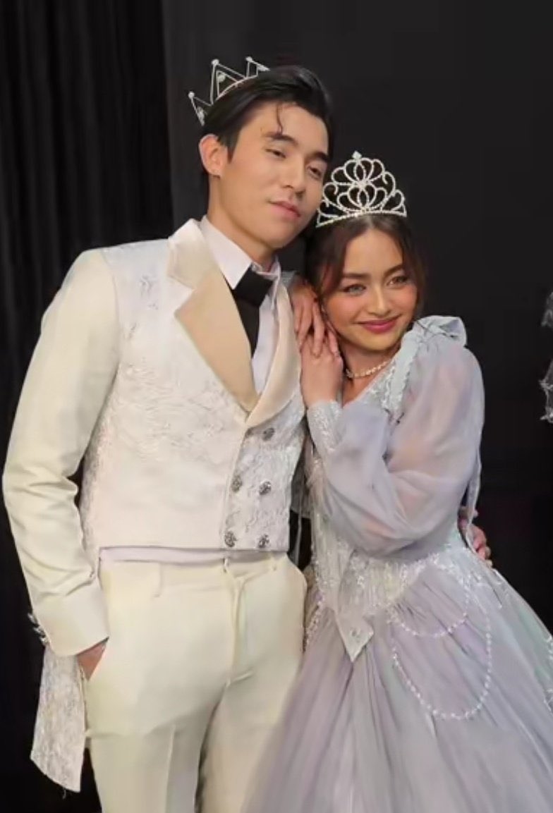 Janilly11's tweet photo. Congrats @brentymanalo sa new project ..✨🥰
Fairies will support you and V together or individual proj man yan
Time will come na kayo din ang magkakasama 🙏🧚‍♀️✨
Puhon  🙏🥰 https://t.co/OZFPwMpEFz