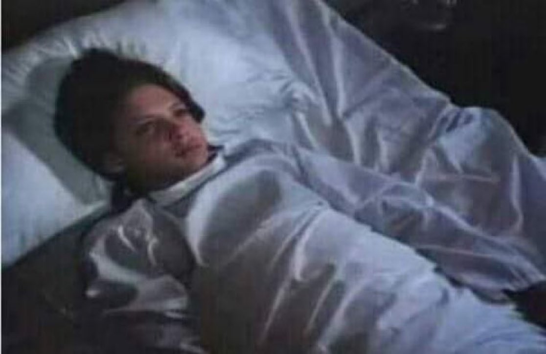 tomiezequiel15's tweet photo. Yo en las mañanas tratando de descifrar los mensajes ocultos de mis sueños https://t.co/WtzRMLZKmz