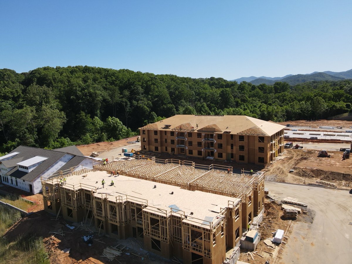 LindenBuilds's tweet photo. Time to check out the progress on one of our design build projects for Southeast Partners. This astounding new multi-family community is located in Asheville, NC. Be sure to keep following us for more updates on this impressive project as well as other projects that are underway. https://t.co/tdDuAt8N2E