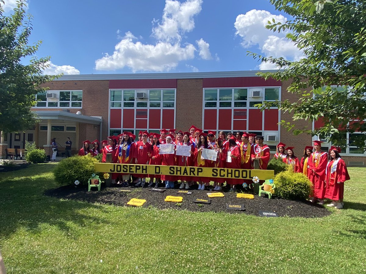 SharpBulldogs's tweet image. Love these Forever Bulldogs!
#BeSHARP