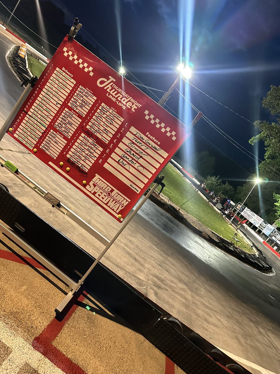 ThirdTurnSpeed's tweet photo. Event #2 underway!

#ThursdayNightThunder https://t.co/2dBmkFHRje