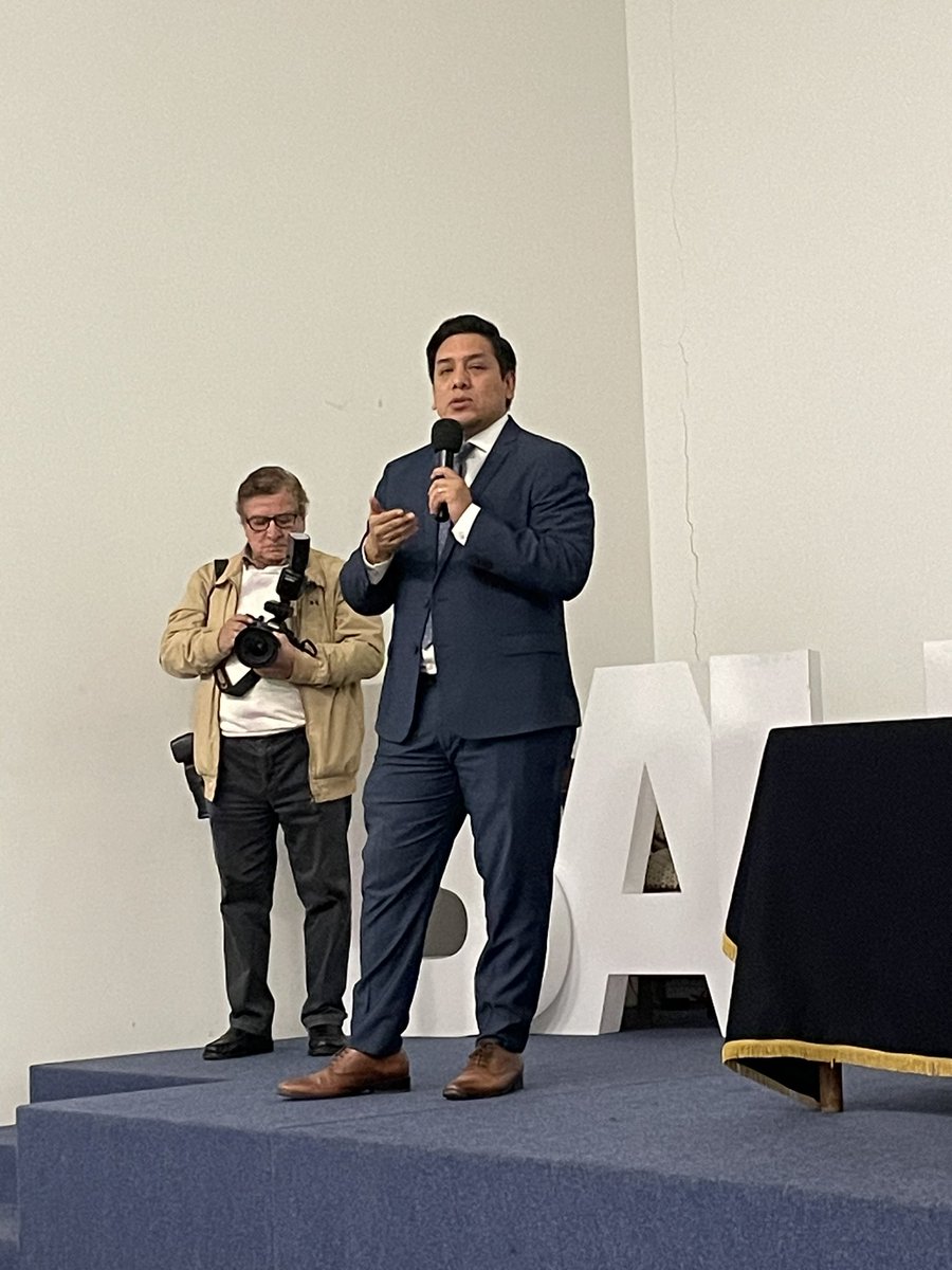 Visionarycor's tweet photo. Alberto Mendieta (Especialista en Economía): "Las empresas privadas y públicas de #economía recurren a los #periodistas para dar a conocer la información que quieren compartir para la #opinión #pública." https://t.co/wu1dwgF0VJ