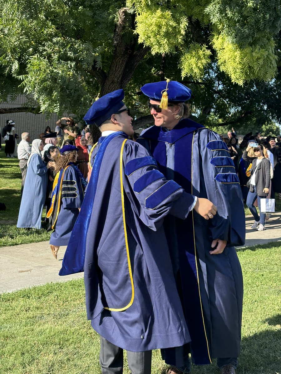 GongXuanjun's tweet photo. I graduated today from UC Davis! Thank you for everyone who supported and helped me during this wonderful journey! Special thanks to my advisor @richardhuskey! Next I will become an assistant professor at the Department of  Communication and Journalism at Texas A&amp;M University! https://t.co/sNE3AjGPXQ