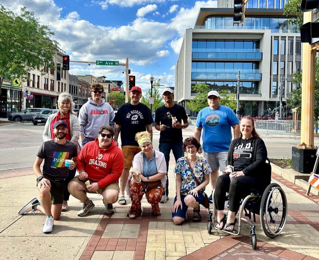 ❤️🖤 What a lovely THUNDER! 🌷🐉🐉🐉🌷 Go Dragons! 🔥