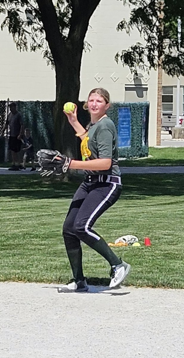 ClaySoftball's tweet image. Another successful softball camp in the books. Great fun, sunshine, and learning by all. Great Day to be an Eagle!
@clayathletics @ClayHSEagles