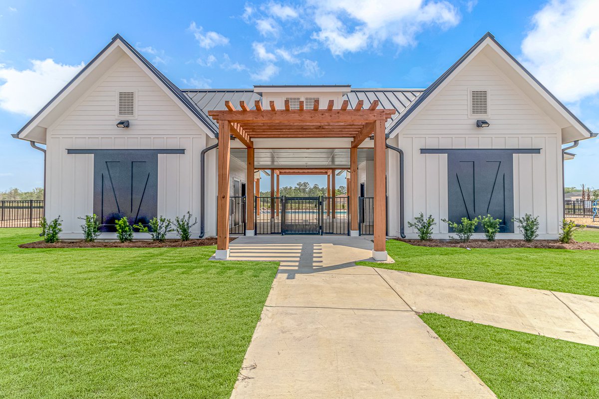 LindenBuilds's tweet photo. We are so excited to share the completion of the Cypress Ridge Amenity Center! This design-build ground-up project consisted of an amenity center and pool to service a beautiful new community located in Horry County, SC. Stay tuned for exciting projects and updates coming soon! https://t.co/e3kJgBvfAz