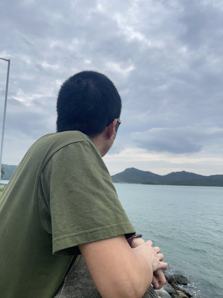 茫茫人海 會否有人喊我
讓我回頭看到
#咪發夢啦
#早啲出門口返工
#舊圖新文