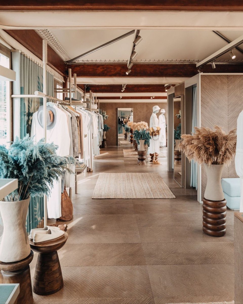 GIORGIO ARMANI opens new Giorgio Armani Mare pop-up boutique in Porto Cervo at Yacht Club

#GiorgioArmani #GiorgioArmaniMare #PortoCervo #newopening #luxuryfashion #luxury #fashion #luxuryretail #luxurylifestyle @giorgioarmani