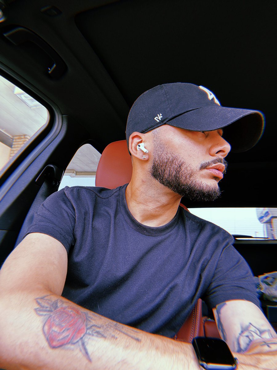 reyyvv_'s tweet photo. I kinda like these pics. 😮‍💨 https://t.co/rfuGIIcqOz