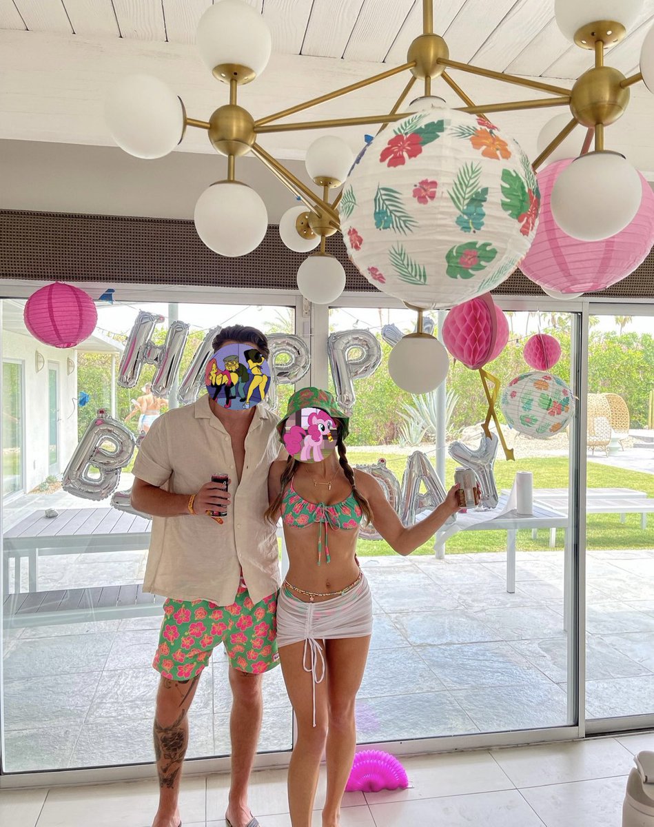 specialKslut's tweet photo. @disc0princessss me and @K3tamineKarl did this for our bday party last year lol #cancerthings https://t.co/tS8GX55GKq