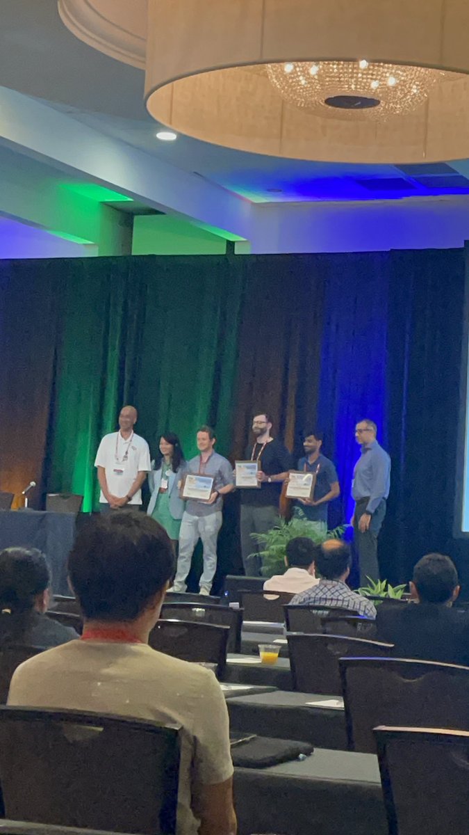 Outstanding poster award @hh_workshop for @singhpk24! Innovative work on a vertically integrated microfluidic device that makes dramatic strides forward in sarcoma #extracellularvesicles characterization. With @DrRPollock @OhioStateMAE   @OSUCCC_James