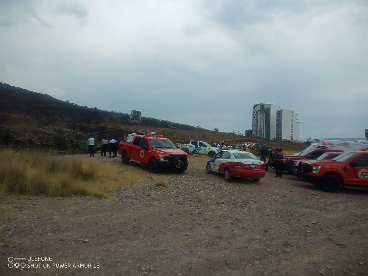 Agradezco a nuestros compañeros de los cuerpos de <a href="/BomberosdeLeon/">Bomberos de León</a> y <a href="/Proteccion_leon/">Protección Civil</a> gracias a su trabajo se logró controlar el incendio de Cerro Gordo, se exhorta a la población a no tirar colillas de cigarro en la vía pública  o encender fogatas.