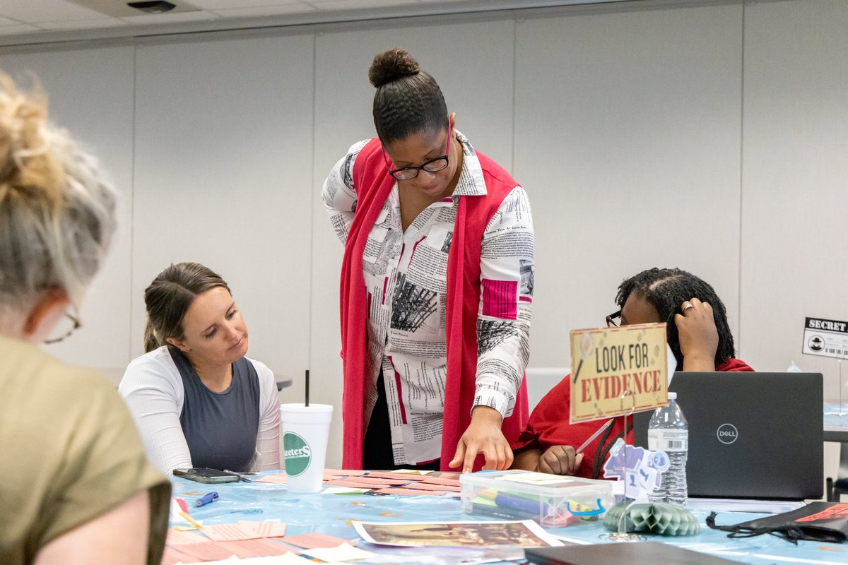 Humble_Visual's tweet photo. 🕵️ SHHH...we spy some @HumbleISD teacher detectives hard at work decoding the secrets of combining Social Studies and ELA with model lessons!  
#integration #HumbleISD_TandL

Huge shoutout to 📢 @Amboree_Educate for leading the session! https://t.co/C9HlHpLIS6