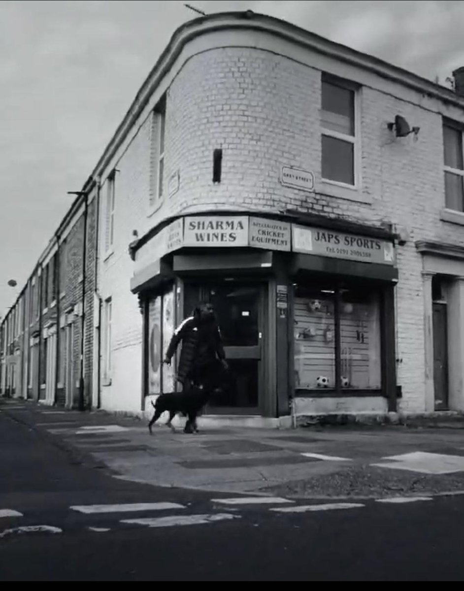 OddiesCC's tweet photo. Just Isak strolling past Sharma Wines in Shields in the ad for the new #NUFC kit ... 
...
...
... Sharma Wines, the original sponsor of The Oddies!!!!

And we won our cup game last night. 

What a time to be alive.

#uptheoddies https://t.co/gmnWtKRmEX
