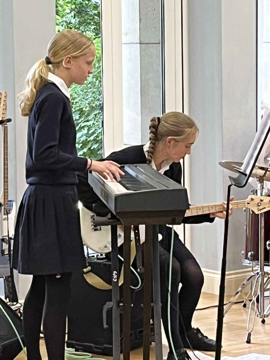 SedPrepMusic's tweet photo. So great to see our old prep friends performing - George and the Queens! So glad see you are still loving playing music together! @Lupton_Sedbergh #creativity #collaboration https://t.co/v0fCgUWKTX