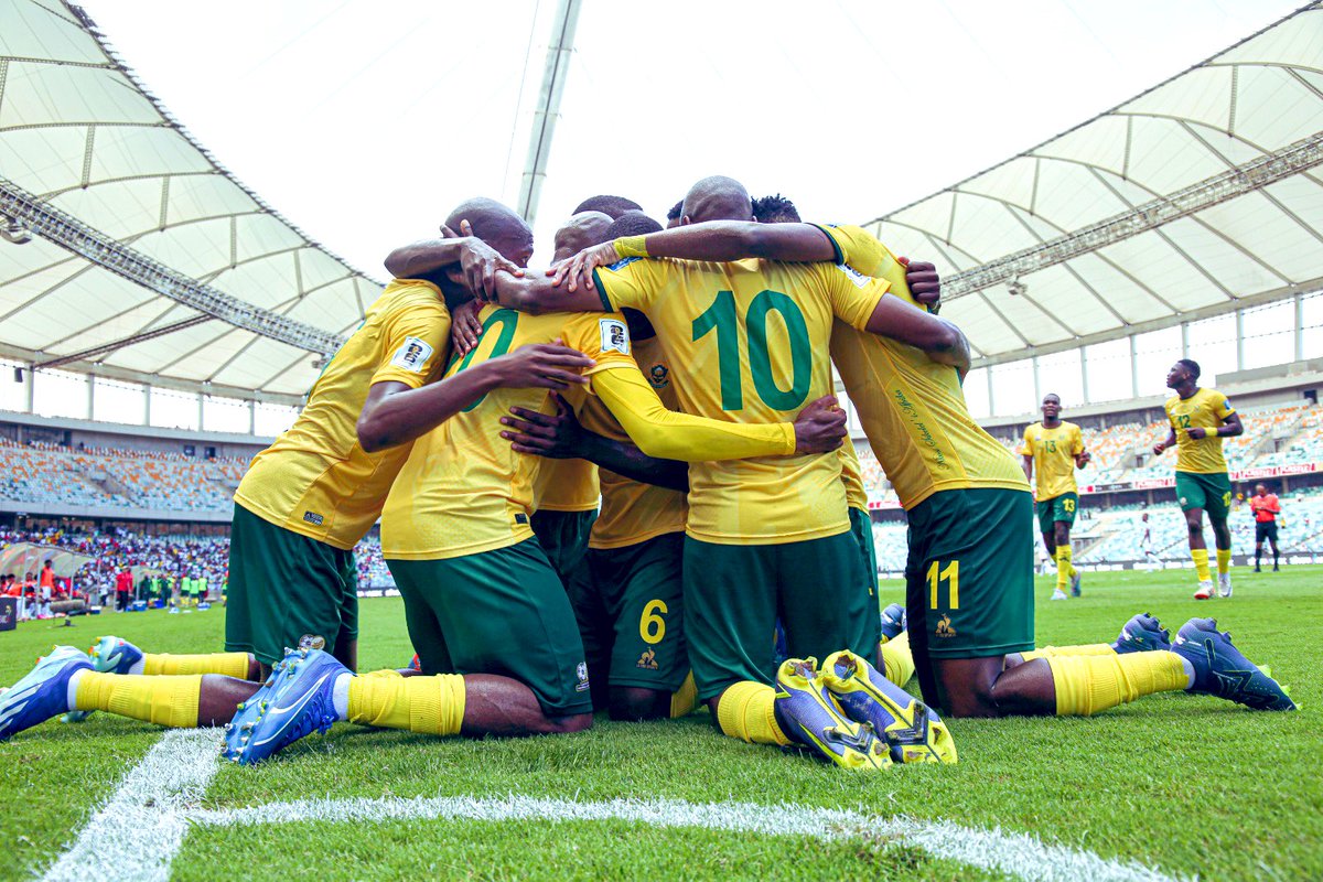 iDiskiTimes's tweet photo. 𝗠𝗔𝗧𝗖𝗛𝗗𝗔𝗬 ‼️

🇳🇬 Nigeria 🆚 South Africa 🇿🇦

🏟️ Venue: Godswill Akpabio International Stadium
⏰ Kick off: 9pm (SAST)

𝗥𝗧 if you think Hugo and his boys can beat the Super Eagles! https://t.co/eImkqDvi3u