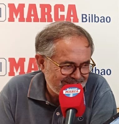🎙Alberto Santacruz (@a_santacruz) on Twitter photo Hoy hemos cerrado temp. de tertulias en <a href="/RMARCABilbao/">R. MARCA Bilbao</a>, con muchos amigos y con la despedida de <a href="/rafabeato/">Rafa Beato</a>, que se jubila. Nos visitará (espero) más adelante, pero ya de otra manera. Es un tipo 10 y ha sido un honor y un placer compartir estos 3 años mano a mano. Gracias. Disfruta Hoy hemos cerrado temp. de tertulias en <a href="/RMARCABilbao/">R. MARCA Bilbao</a>, con muchos amigos y con la despedida de <a href="/rafabeato/">Rafa Beato</a>, que se jubila. Nos visitará (espero) más adelante, pero ya de otra manera. Es un tipo 10 y ha sido un honor y un placer compartir estos 3 años mano a mano. Gracias. Disfruta