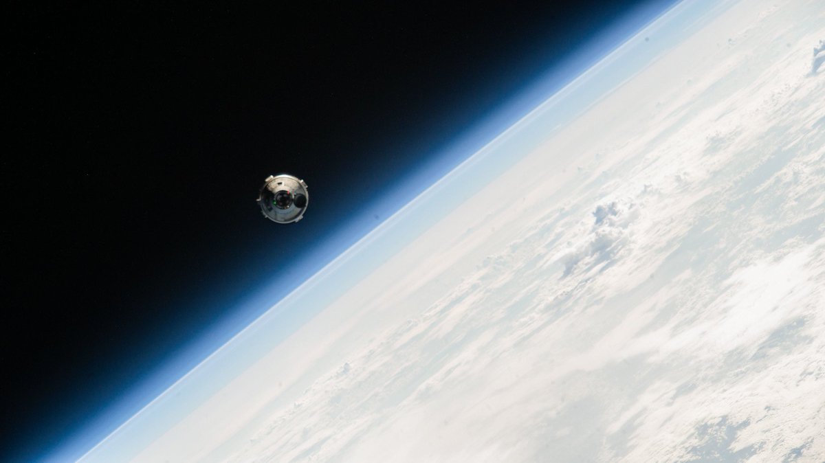 NASAJohnson's tweet photo. History in the making!

@NASA_Astronuats Butch Wilmore and Suni Williams aboard the @NASA @BoeingSpace #Starliner spacecraft docked to the International Space Station (@iss) at 12:34pm CT. 

NASA's Boeing Crew Flight Test mission is the first time since shuttle that primary flight control for a crewed spacecraft from launch through landing has originated from Houston.