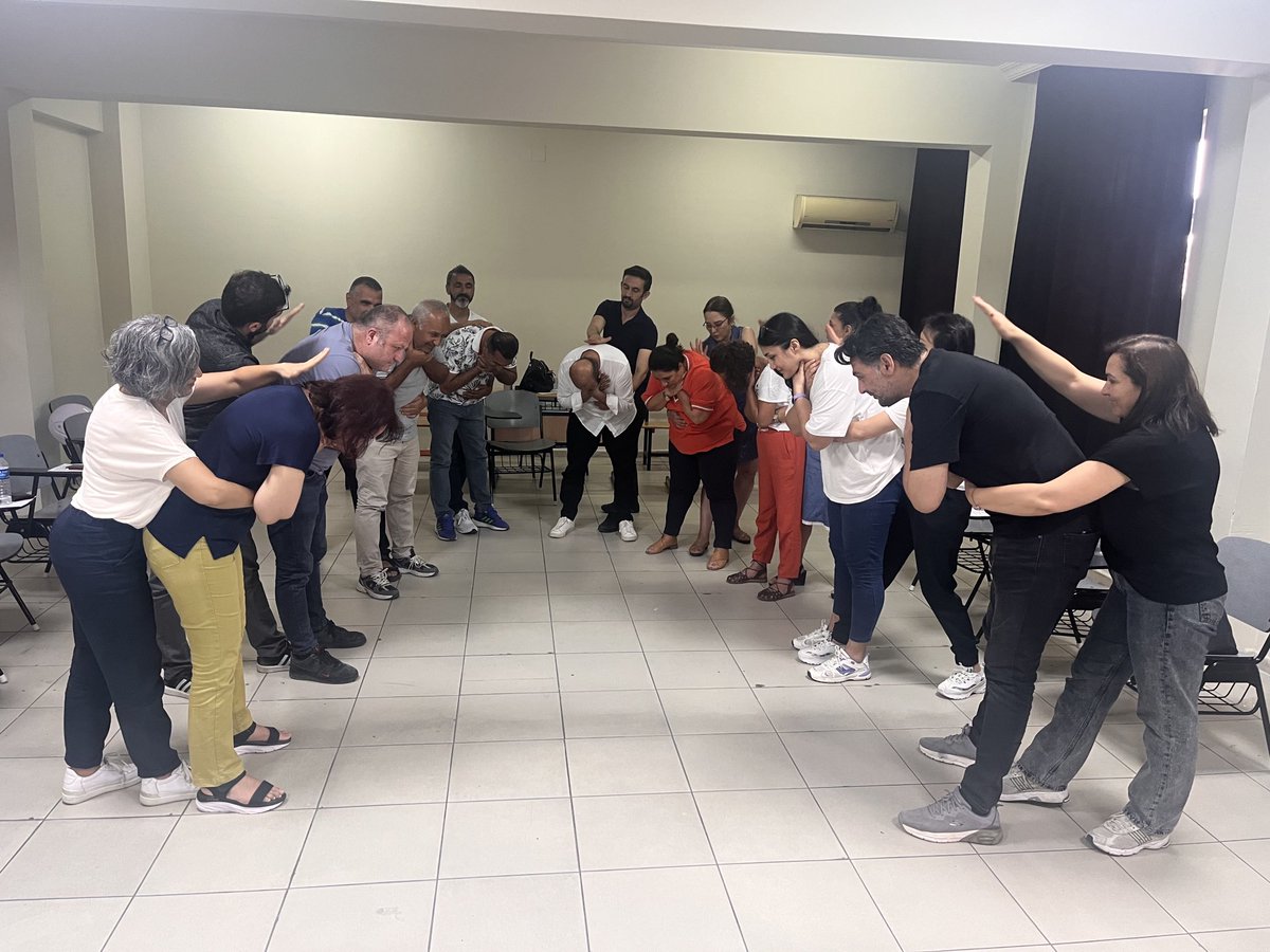 İlkyardım güncelleme eğitimlerimize ara vermeden devam ediyoruz. Heimlich manevrası hayat kurtarır.Herkes öğrenmeli ve uygulayabilmeli.⁦.     ⁦<a href="/tcmeb/">Millî Eğitim Bakanlığı</a>⁩ <a href="/Yusuf__Tekin/">Yusuf Tekin</a>⁩ ⁦<a href="/omurfatih/">Ömür Fatih Karakullukçu</a>⁩ ⁦<a href="/ozkan_meb/">Özkan AVCI</a>⁩ ⁦<a href="/cemalunal_/">C.ÜNAL</a>⁩ ⁦⁦<a href="/MersinMEM/">Mersin İl Millî Eğitim Müdürlüğü</a>⁩ ⁦<a href="/fazilet_durmus/">Fazilet Öğretmen 🇹🇷</a>⁩