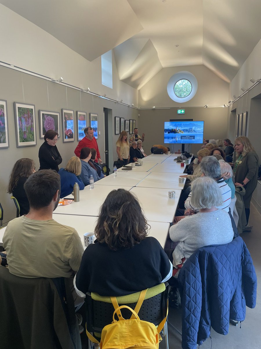 SaughtonFriends's tweet photo. Thank you so much to Gino for an amazing bee 🐝 talk at tonight’s FoSP gathering. https://t.co/zDqcwPb5zt