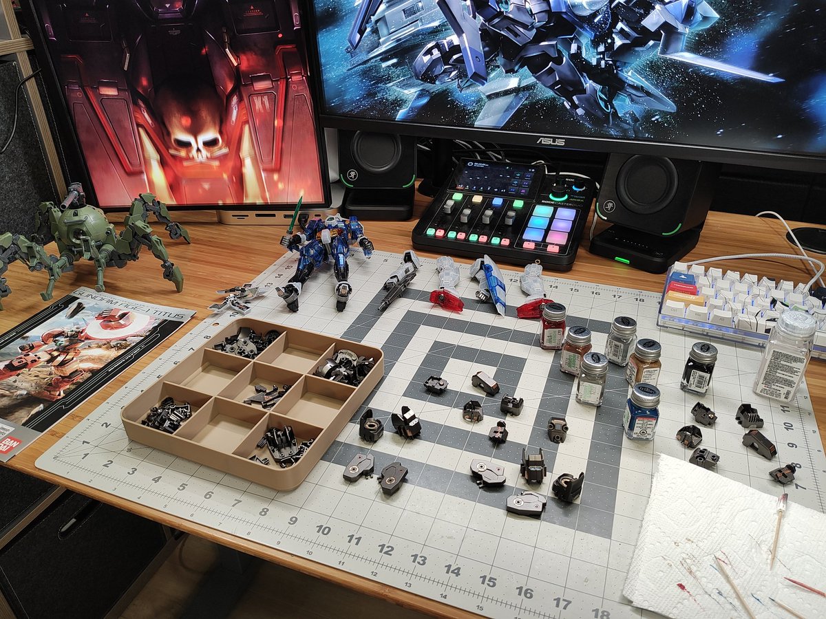 GunplaMark's tweet photo. After getting sidetracked for a couple months building a 3d printer, it feels great to have a #gunpla project back on the build desk. https://t.co/3u47RBCgHz