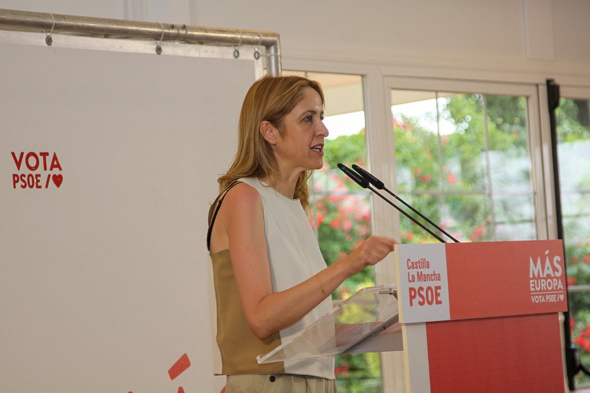psoetoledo's tweet photo. 🔴 Solo el PSOE defiende a la provincia y a la región frente a los que optan por el conflicto y los insultos.

🗳️ #VotaPSOE por políticas que crean una sociedad digna, decente y que hace libres a las personas.

🌹 Maravillosa acogida en Villacañas. 

#MásEuropa https://t.co/VJWgyvrHve