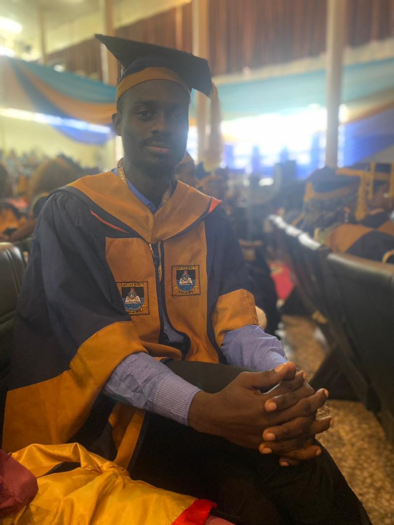 ATTY_01's tweet photo. I badged MSc. Chemical&amp;Polymer Engineering with perfect CGPA of 5.00 at the 27th LASU Convocation(2024).
It's a combined celebration as my wife @OkeowoMaryam also badged her Master of Laws.Same day, Same school @LASUOfficial @jidesanwoolu
#MScCGPA of 5.00
We are LASU;We are Great https://t.co/YuklC7wDUo