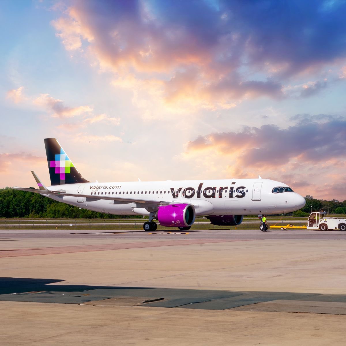 kikebeltranena's tweet photo. Me es grato anunciarles que hemos firmado un acuerdo de códigos compartidos con @Iberia para ampliar la conectividad  entre Europa y México. 

Ofreciéndo más opciones para viajar en México a través de 25 destinos nacionales. ✈️ https://t.co/5uxPsJoxIs