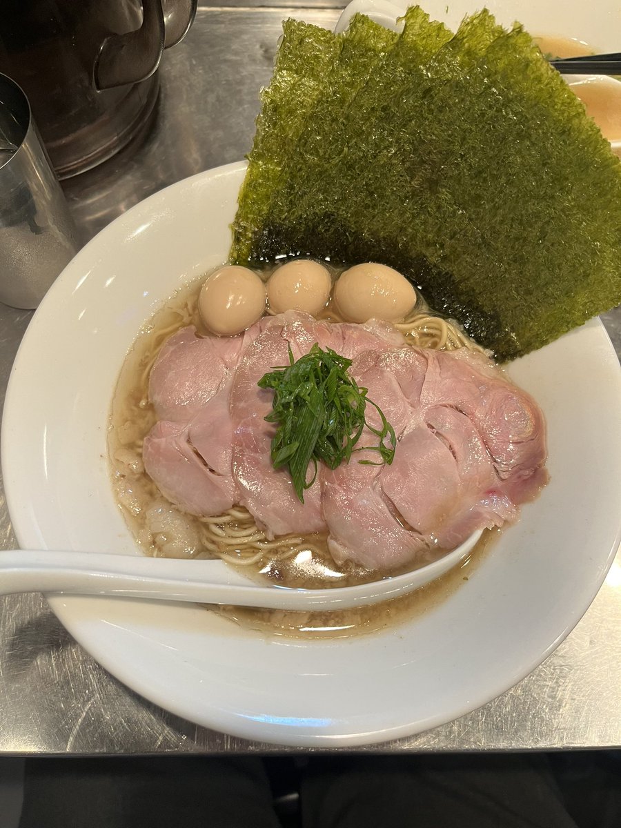 ymd_______r's tweet photo. 帆立煮干明太子蕎麦と悶絶背脂、、！
めっちゃ明太子の味を感じて最高だし背脂ぷるぷるガッツリで最高🤤 https://t.co/J3gwcA1t0o
