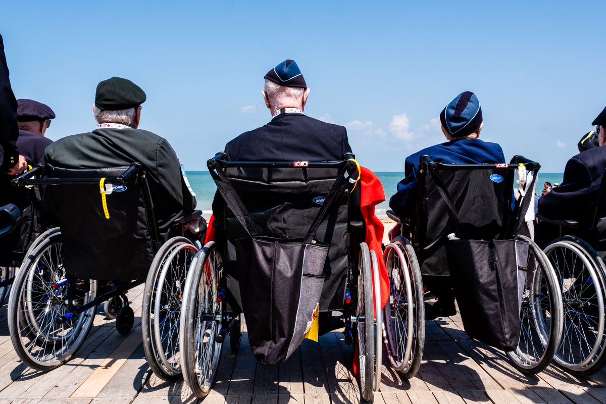 VeteransENG_CA's tweet photo. Back on the beaches of Normandy.

Today, we returned to Juno Beach to remember those who made the ultimate sacrifice here 80 years ago on D-Day. For some Veterans, it will be their last time returning to this beach.

Lest we forget.

#DDay80
#CanadaRemembers https://t.co/PJfntOv7K9
