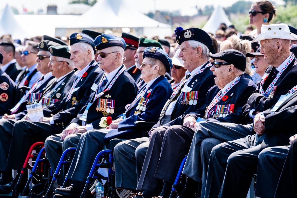 VeteransENG_CA's tweet photo. Back on the beaches of Normandy.

Today, we returned to Juno Beach to remember those who made the ultimate sacrifice here 80 years ago on D-Day. For some Veterans, it will be their last time returning to this beach.

Lest we forget.

#DDay80
#CanadaRemembers https://t.co/PJfntOv7K9