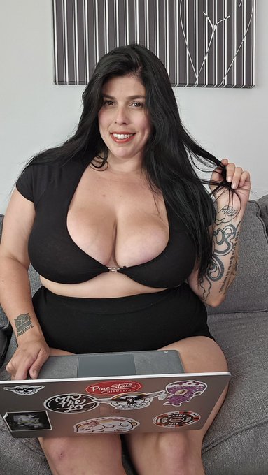 sheisatang