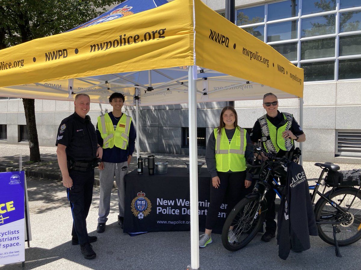 RoadSafetyKaron's tweet photo. @icbc @NewWestPD #GiveSpace safe passing event. #DYK the law is 50 km or over leave 1.5 metres, less than 50 km, leave 1 m of space.
It’s not just safer, it’s the law. https://t.co/c5cutQrrl9 https://t.co/Apun7thmIS