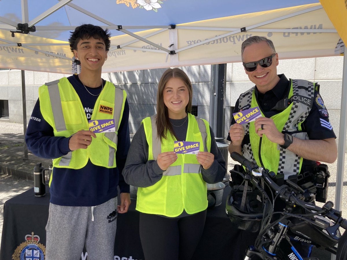 RoadSafetyKaron's tweet photo. @icbc @NewWestPD #GiveSpace safe passing event. #DYK the law is 50 km or over leave 1.5 metres, less than 50 km, leave 1 m of space.
It’s not just safer, it’s the law. https://t.co/c5cutQrrl9 https://t.co/Apun7thmIS