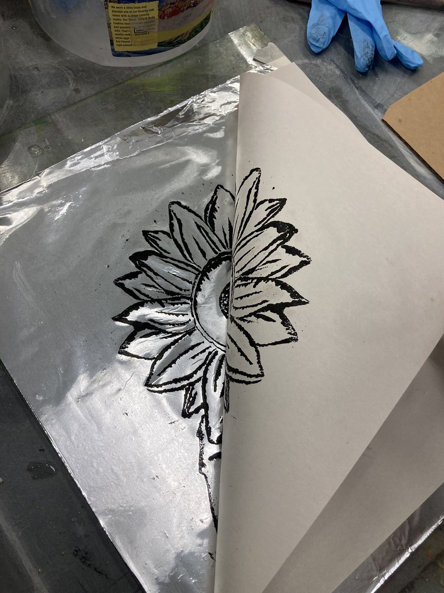 nchsvisualarts's tweet image. Purchased some litho supplies at Blick’s today and joined a “Kitchen Lithograph” workshop to learn a new printmaking method. Messy but fun 🤩 #nchsvisualarts #cobbartrocks #arteducator