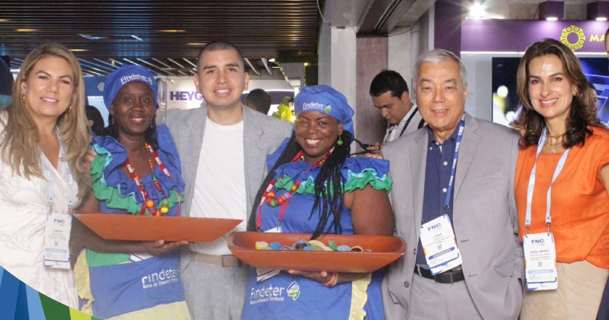 Findeter's tweet photo. ¡Hacemos presencia en la #ConvenciónBancaria, que se cumple en Cartagena! 

Nuestra participación tiene como objetivo fortalecer relaciones con aliados estratégicos y con la banca comercial, parte fundamental en el trabajo de gestionar recursos que impulsen proyectos de infraestructura que transformen regiones.