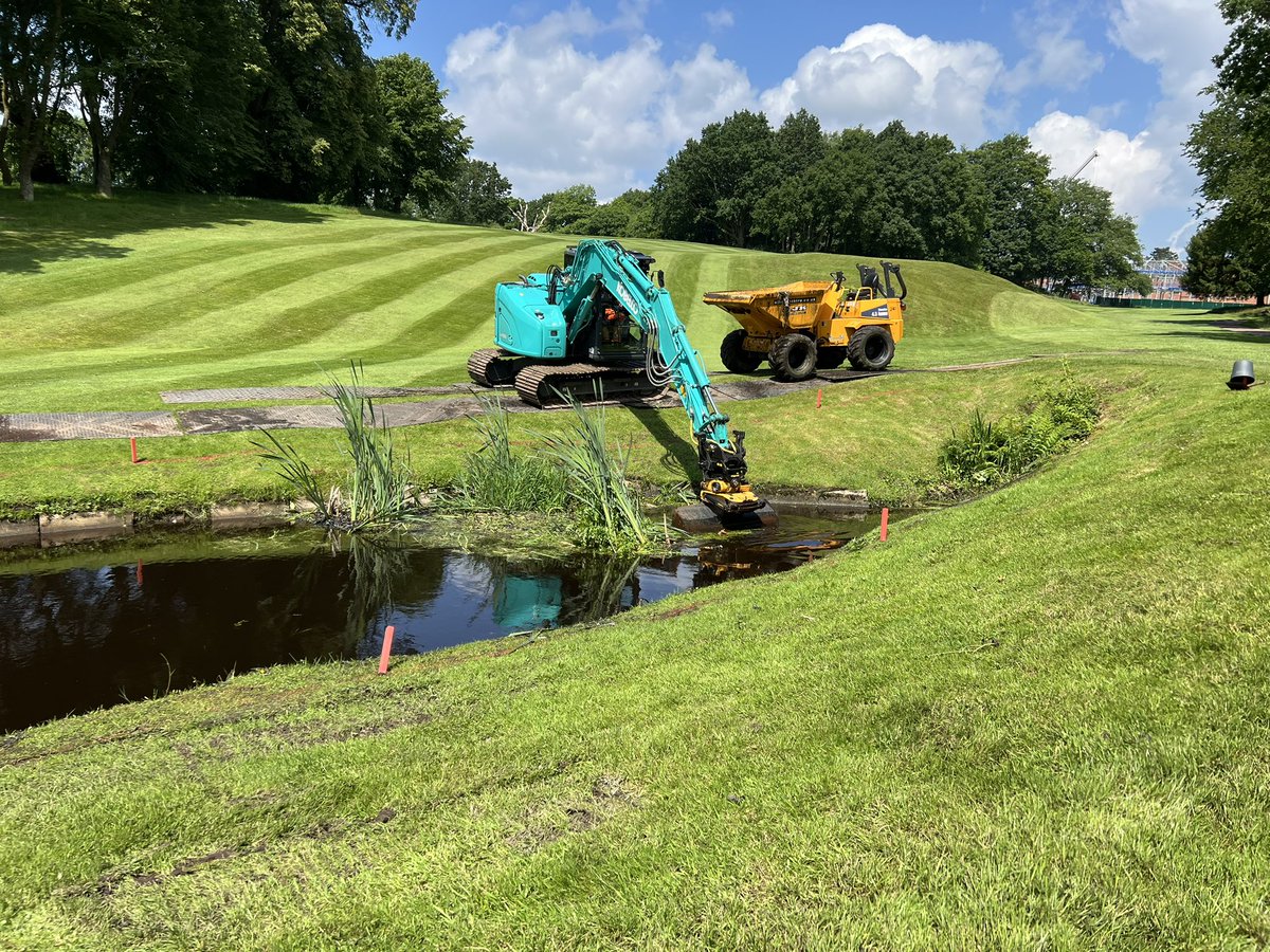Some fun in the sun <a href="/LifeatMere/">The Mere Golf Resort & Spa</a> <a href="/TheMereGreens/">TheMereGreens</a> stream dredging and foliage removal. #lookslikesummer. #dredging #lowgroundpressure #teamworkmakestgedreamwork <a href="/molson_group/">Molson Equipment</a> <a href="/percival_robert/">Robert Percival</a> <a href="/wrightyboyandy/">Andy Wright</a>  #Fieldtogreen
