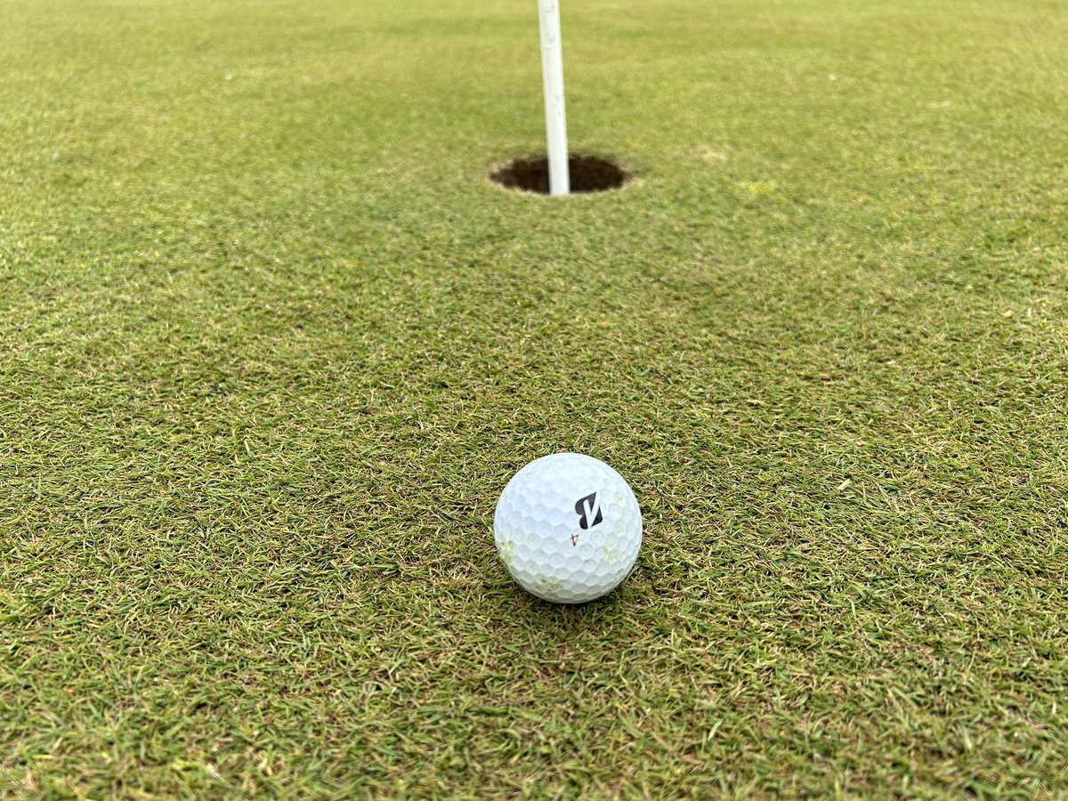 JeffPorterWX's tweet photo. 6” from a hole-in-one on #5 at the #RedCourse at @HickoryRidgeGCC ⛳️⛳️⛳️ https://t.co/GsKdqnF9mi