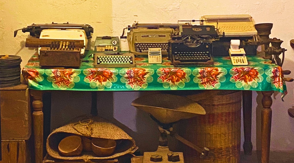 Cynthia W. Gentry (@cynthiagentry) on Twitter photo A plethora of typewriters and an egregious mention of <a href="/tomhanks/">Tom Hanks</a>.  
open.substack.com/pub/cynthiagen…
#merida #meridayucatan #yucatantravel #bookresearch <a href="/archaeology_aia/">AIA</a> #archaeology #typewriter #antiquetypewriter #writing A plethora of typewriters and an egregious mention of <a href="/tomhanks/">Tom Hanks</a>.  
open.substack.com/pub/cynthiagen…
#merida #meridayucatan #yucatantravel #bookresearch <a href="/archaeology_aia/">AIA</a> #archaeology #typewriter #antiquetypewriter #writing