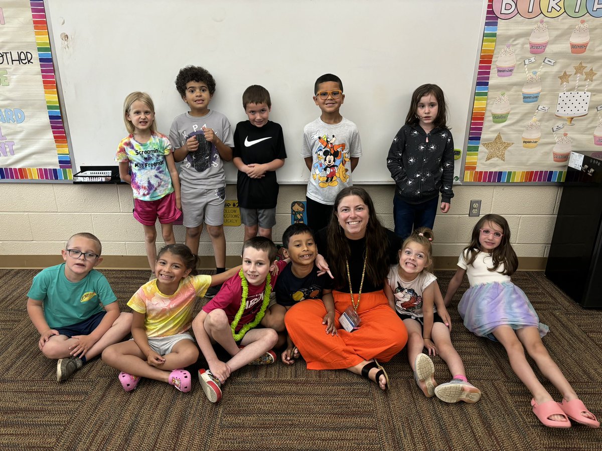 missfreeman25's tweet photo. Room 5 signing off for summer 🖤🧡 https://t.co/ywPsr9wHgC
