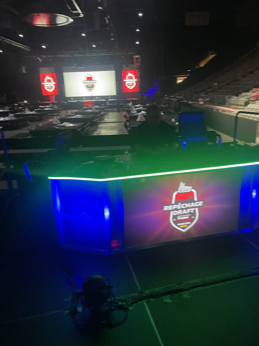 gmacsask's tweet photo. The setup and stage for the @QMJHL for our @eastlink crew is 🔥 https://t.co/Q0SSavaZz8