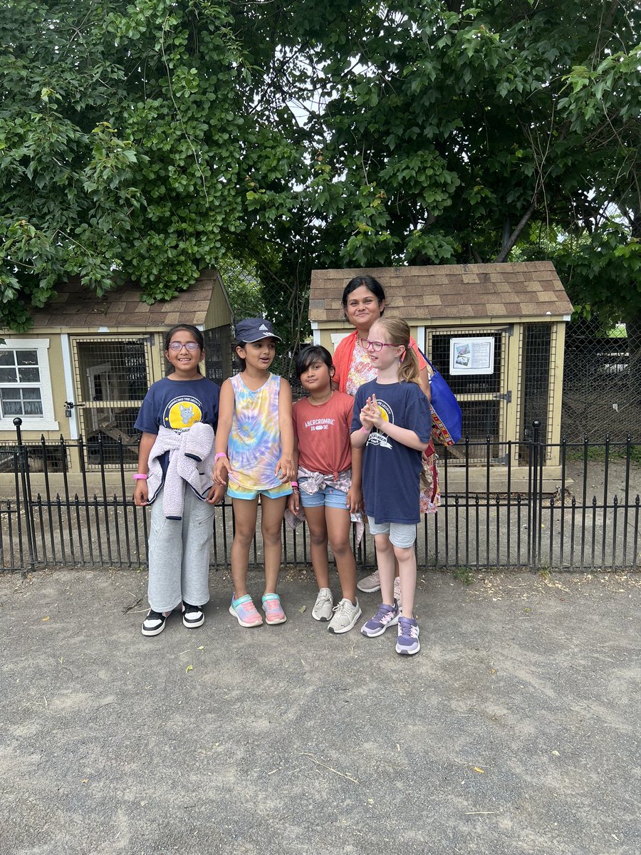 HessThirdGrade's tweet photo. Field Trip to Leesburg Animal Park @RLCPrincipal https://t.co/fr1ceB60AX