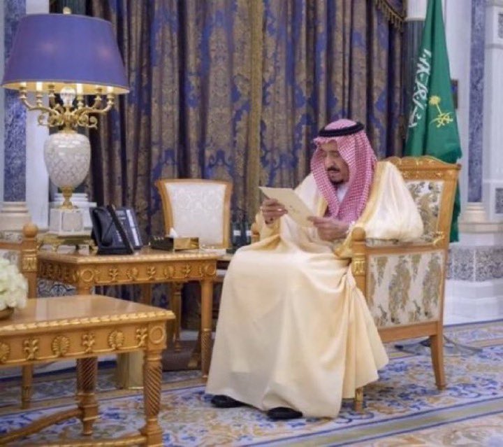 saudayedalharr1's tweet photo. نصبح ونمسي كل يومٍ على خير

ويارب تحْفظ امننا في بلدنا

دارن بها نلقى معزه وتقدير

وكم واحدن باللي نعيشه حسدنا

امن وامان   وكل نعمه وتيسير

واللي نبي من كل خيرن وجدنا

في ظل حاكم ماحصل منه تقصير

ابو فهد وقت الشدايد سندنا

#سعود_عايد_العلوي_الحربي https://t.co/aI98yIr1YS
