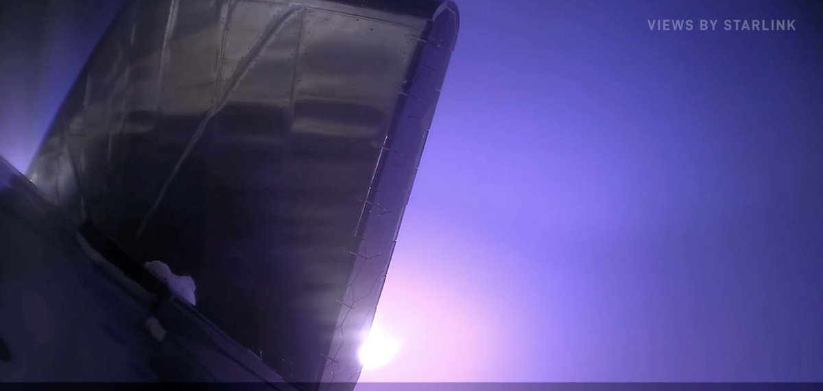 SawyerMerritt's tweet photo. The colors from SpaceX's Starship reentry today were 🔥 https://t.co/o10XiVy895